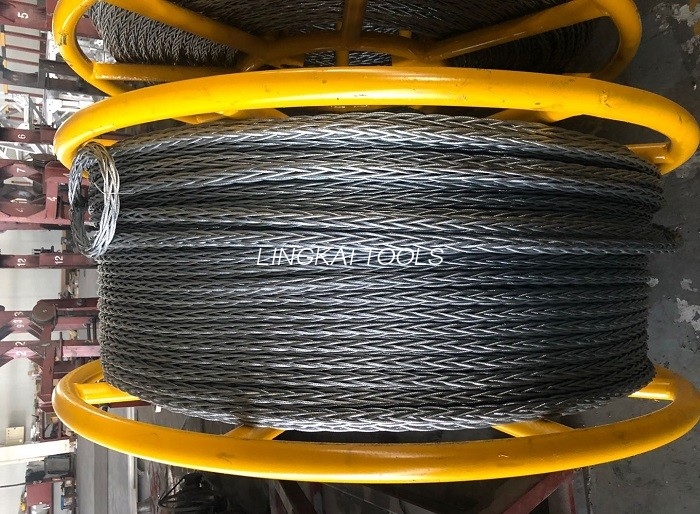 दुई बन्डल कन्डक्टरहरू ओभरहेड लाइन स्ट्रिङिङको लागि 18mm एन्टि ट्विस्टिङ स्टिल तार डोरी